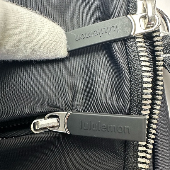 NWOT Lululemon All night Bag Black - Picture 10 of 17